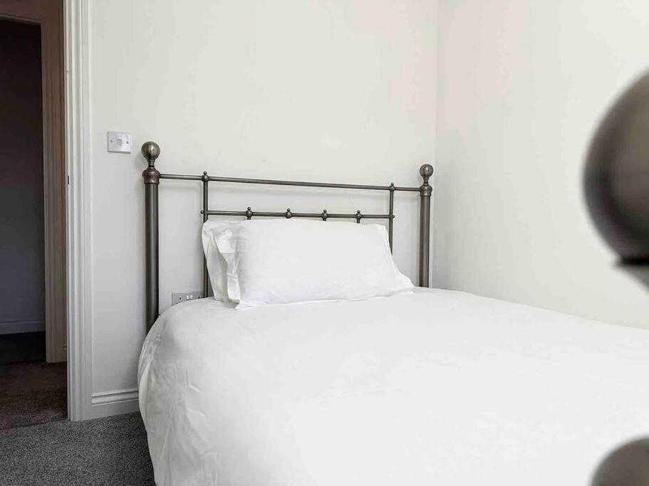 Serene Home Ideally Connected To Central London 브롬리 외부 사진