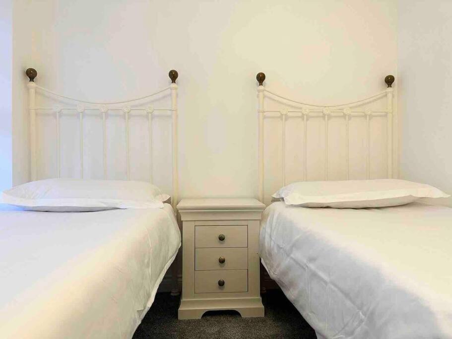 Serene Home Ideally Connected To Central London 브롬리 외부 사진