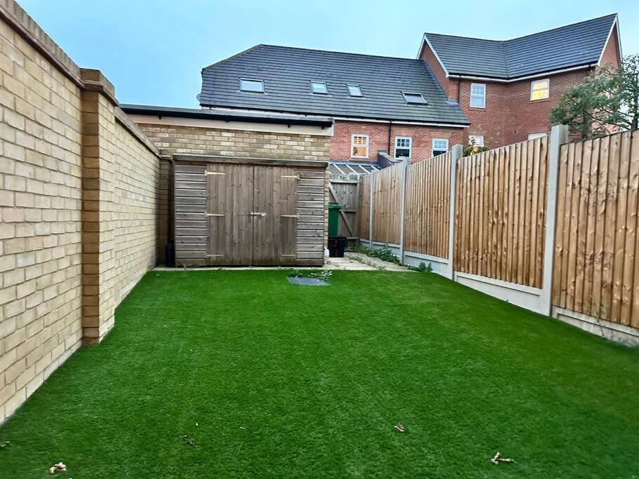 Serene Home Ideally Connected To Central London 브롬리 외부 사진