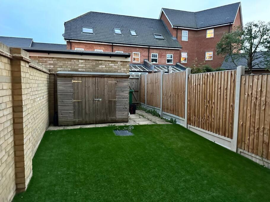 Serene Home Ideally Connected To Central London 브롬리 외부 사진