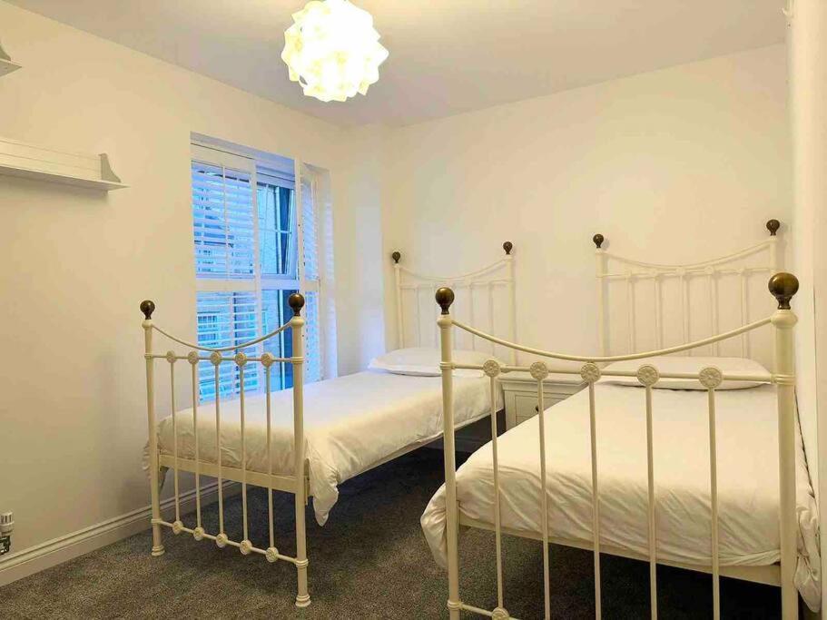 Serene Home Ideally Connected To Central London 브롬리 외부 사진