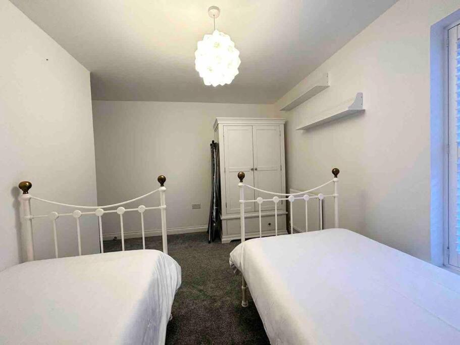 Serene Home Ideally Connected To Central London 브롬리 외부 사진