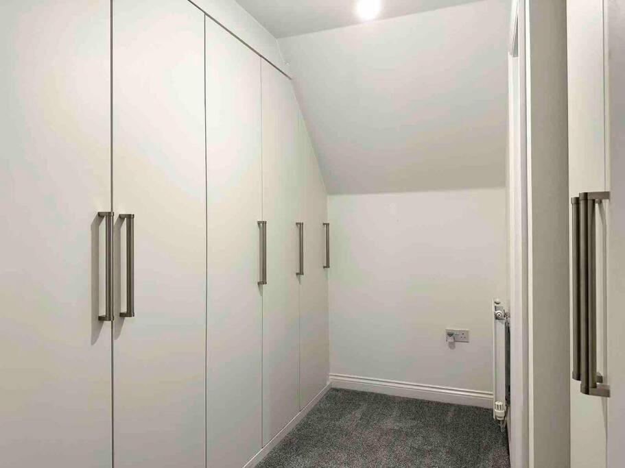 Serene Home Ideally Connected To Central London 브롬리 외부 사진