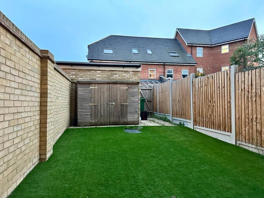 Serene Home Ideally Connected To Central London 브롬리 외부 사진